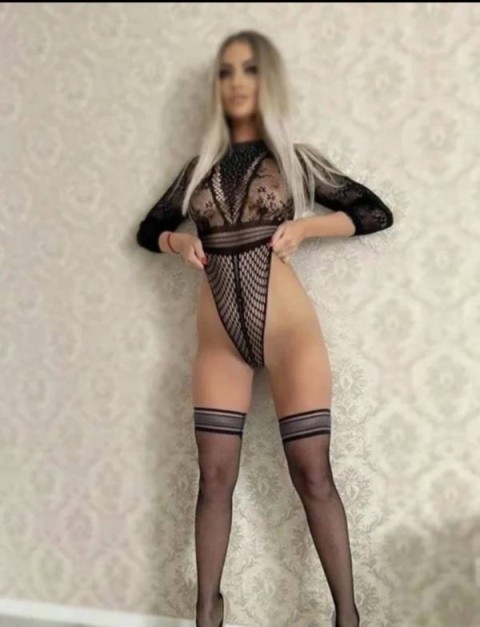 Gabriela - Femeie Singura Din ...