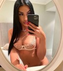 Bruneta de lux , Botoxata!.... senzuala! - imagine 3