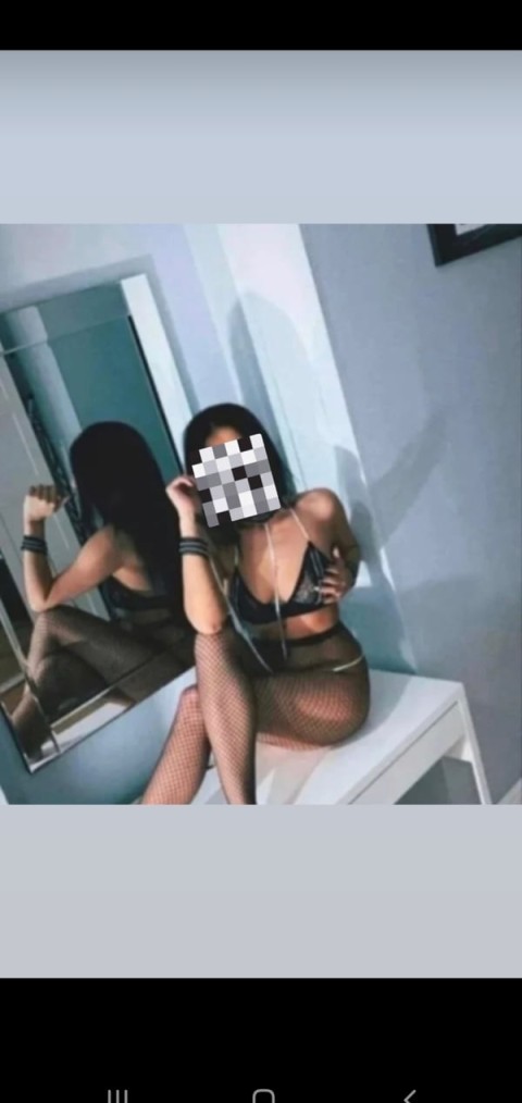 Buna sunt Alexandra am 21 de ani