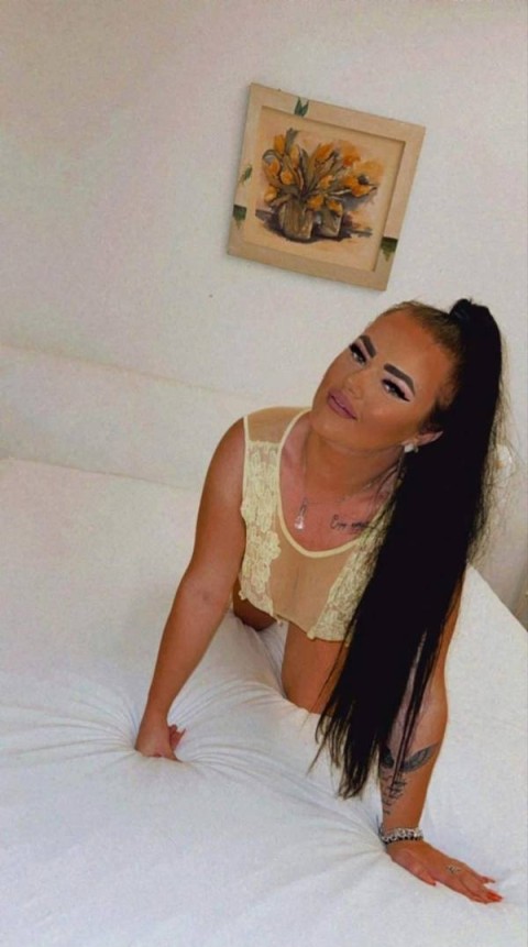 Blonda plinu?? fac doar deplas?ri - imagine 386549