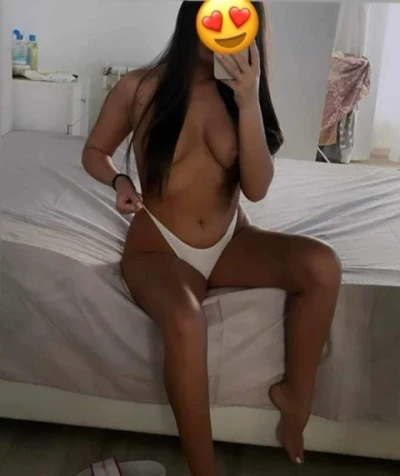 Buna sunt Ella la tine sau la mine