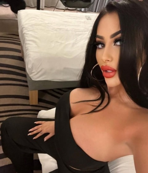 Natalia !!! FAC DOAR & DEPLAS?RII !!,LA TINE &SAU HOTEL disponibil? ?i & PENTRU SHOW WEB WHATSAPP