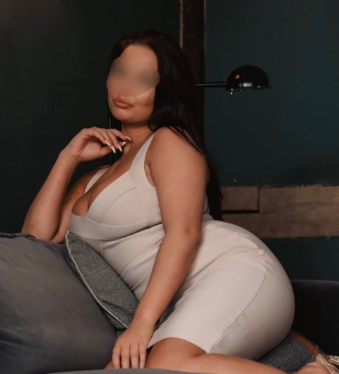 Monica, femeia blonda deschisa la iubire - imagine 421231