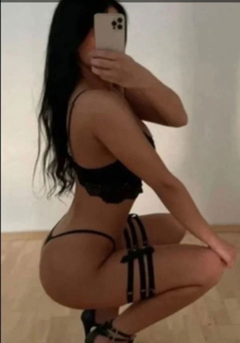 Fac deplasare la tine la hotel...