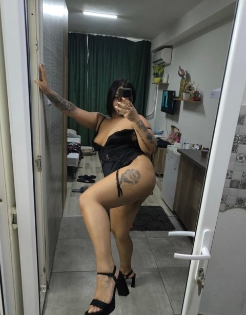 Femeie sincera si cu farmec di...