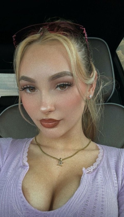 Buna sunt Ruxandra si sunt noua in oras