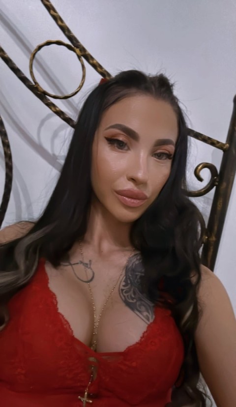Andreea - Femeie Calma si Vesela in Orasul Tau - imagine 448664