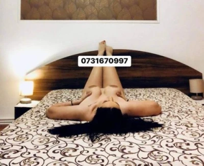 Denisa la tine sau la mine party girl