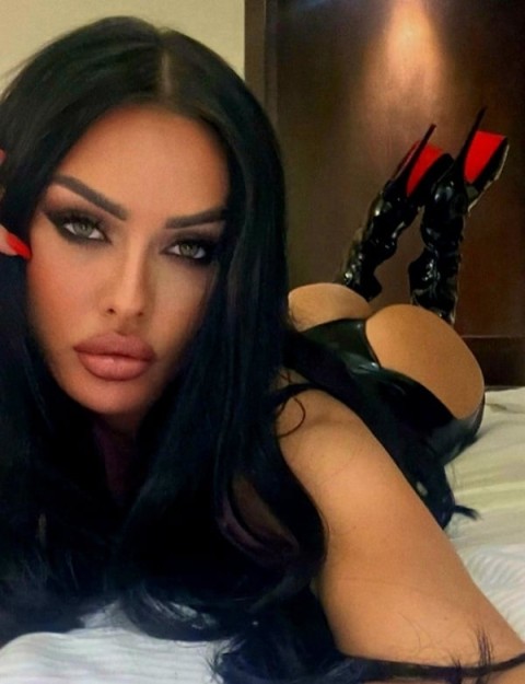 Noua,discreta și fără inhibitii