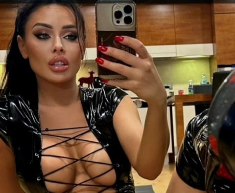 Noua,discreta ?i f?r? inhibitii - imagine 467302