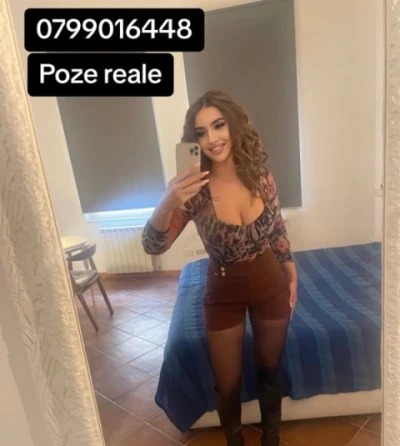 Studenta ofer show web pe whatssap - Sexting Poze reale