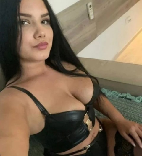 Femeie Sincera si Vesela din T...