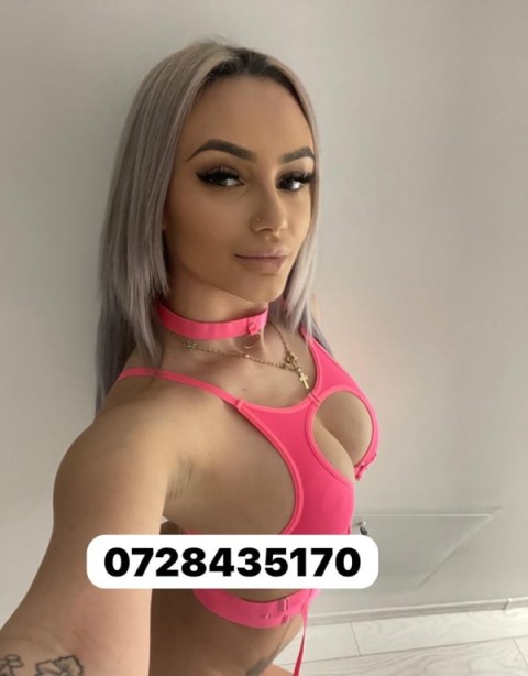 Bruneta sexy...accept cupluri, piercing intim! Zona Coresi