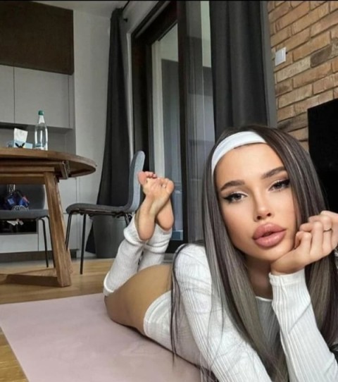 Cristina - Femeie Sincera si Deschisa pentru Relatii Serioase in Oradea - imagine 512923