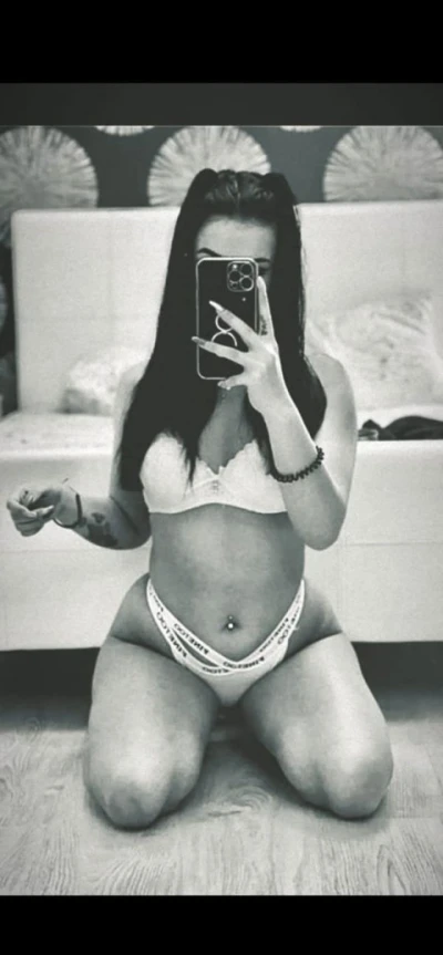 Elena te ast la mine pt clipe de neuitat.