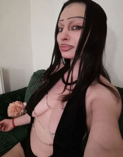 Pustoaica 21 ani Dulce si sexy. Sos Mihai bravu - imagine 522109