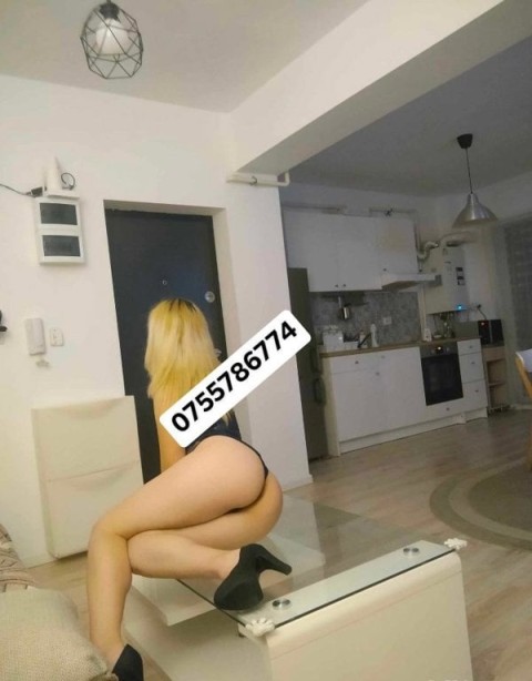 Ceva nou și plăcut, la tine sau la mine. Ariana la telefon. - imagine 528353