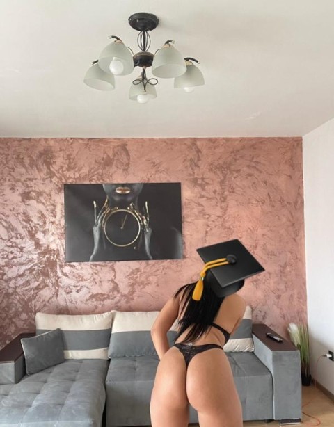 Femeie Singura pentru Relatie ...