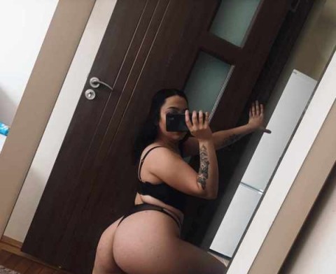 Buna Sunt Simona am locație fa...