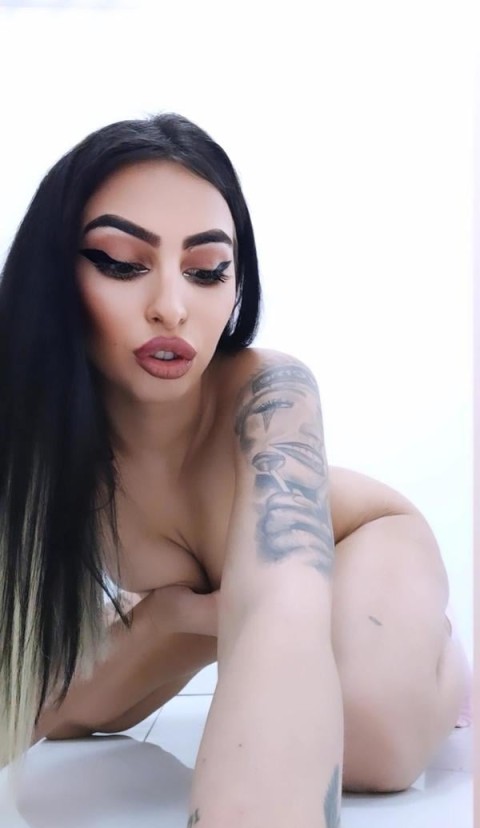 buna sunt raluca - imagine 536611