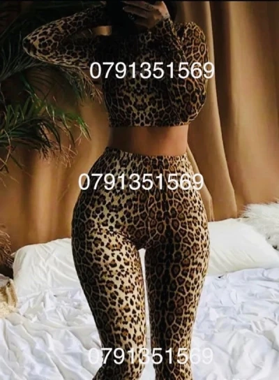 Femeie Sensibila si Eleganta d...