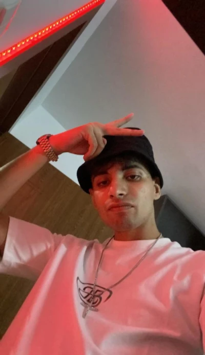 Femeie Singura din Pitesti Cauta Relatie Serioasa