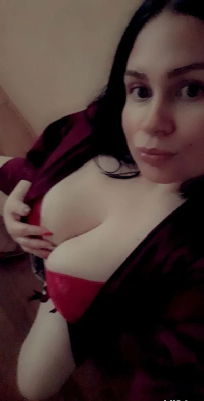 Intalniri cu Jassmin, 19 ani, din Buzau