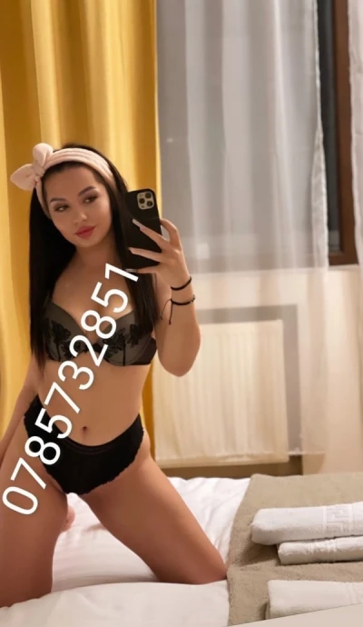 Astept sa ma suni video pe watap