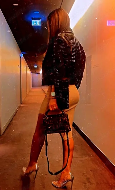 Reala fără nici un dubiu, vin și la hotel - imagine 605861