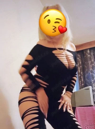 Cea mai perversa blonda din oras - imagine 642589