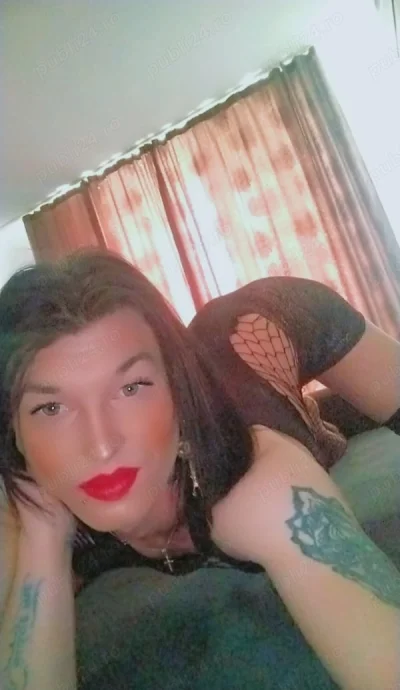 Amalia - Femeie Sincera si Atractiva din Sector 2