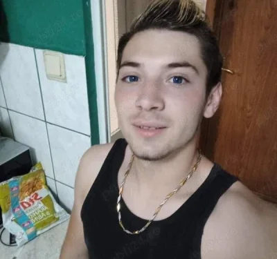 Bună numele meu este Alessia