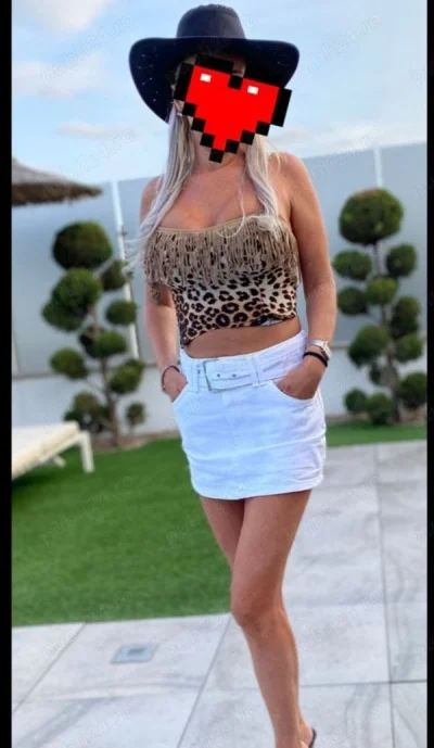 Adriana, Bruneta Dulce Si Frumoasa - imagine 700756