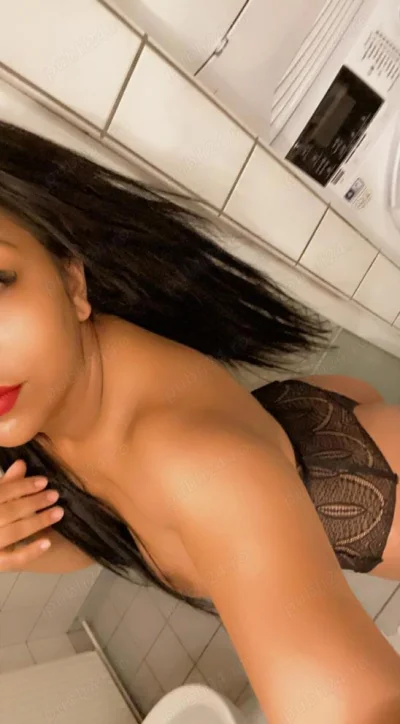 Submissiv 34 de ani caut Doamn...