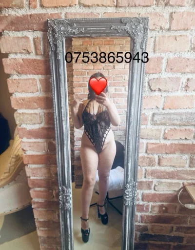Mă numesc Roxana și caut o fată bisexuală - imagine 718780