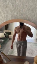 Tanar caut doamna ,domnisoara sau cuplu. - imagine 1