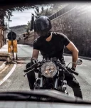 Barbat generos caut domnisoara discreta - imagine 1