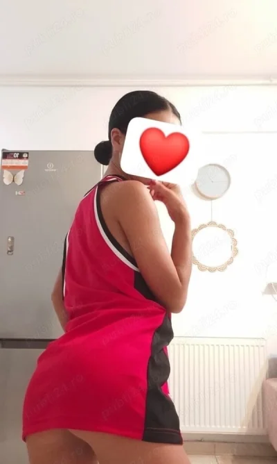 Brunetă sexy noua în oraș