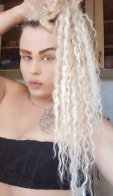 Curly Blondy Bomb la tine in oras - imagine 1