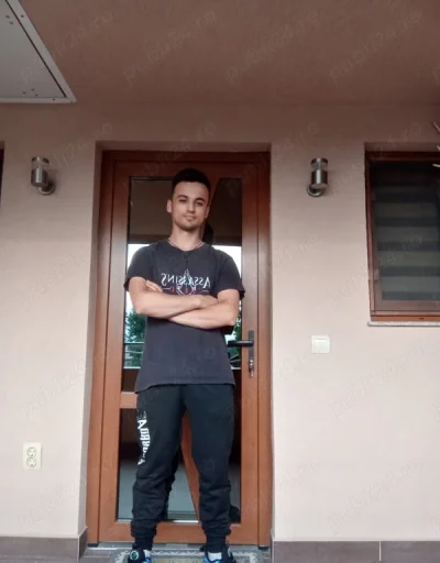 Bună numele meu este Andrei