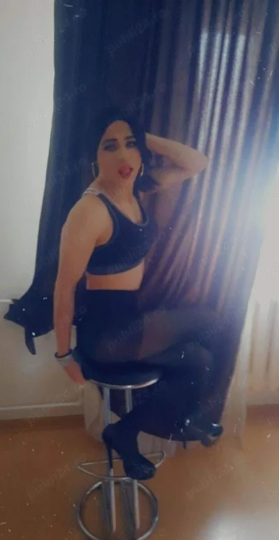 Bună mă numesc valetina domnișoara transexuală de 26 de ani cu experiență