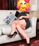 Doamna cu forme plăcute - imagine 4