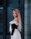 Buna ma numesc amyra sunt nou la tine în orasi - imagine 2