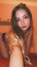 Minionă,21 ani - imagine 5