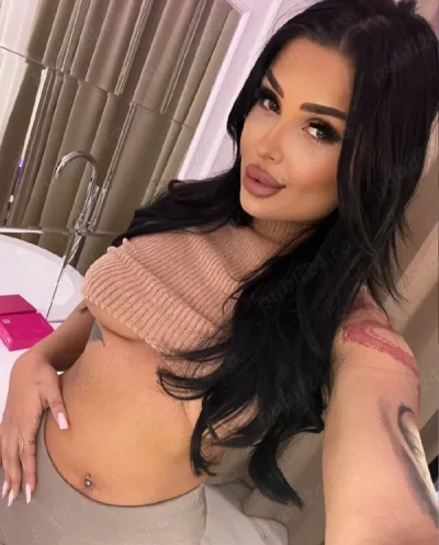 Buna, sunt o fata de 21 de ani care i plac petrecerile și te pot face sa te simți cu adevărat bărbat