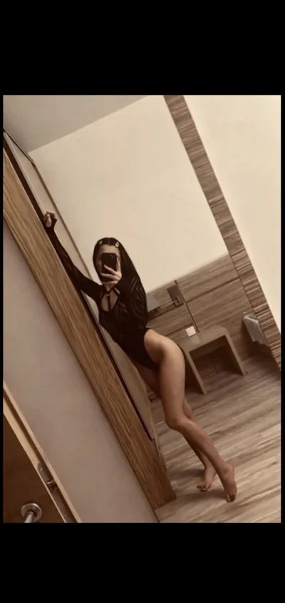 Buna ma numesc Ella, DOAR DEPLASARI