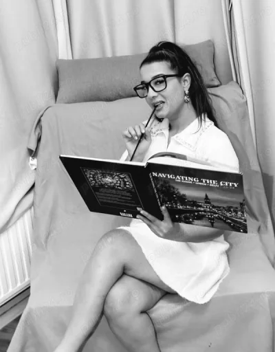 Buna fac doar deplasari la tine sau hotel