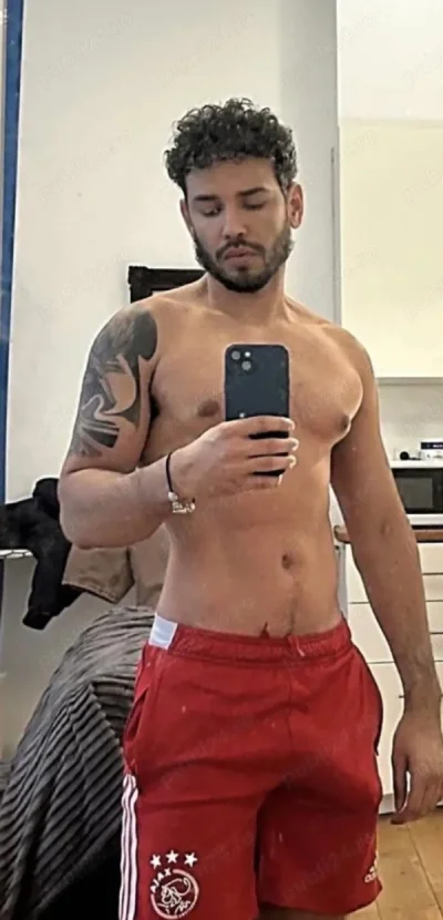 Bărbat discret, caut bărbați