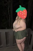 Buna ma numesc ella sant nouo aici la tine piata progresului - imagine 2