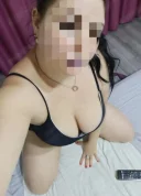 Mișcări provocatoare , sarutari pasionale - imagine 1